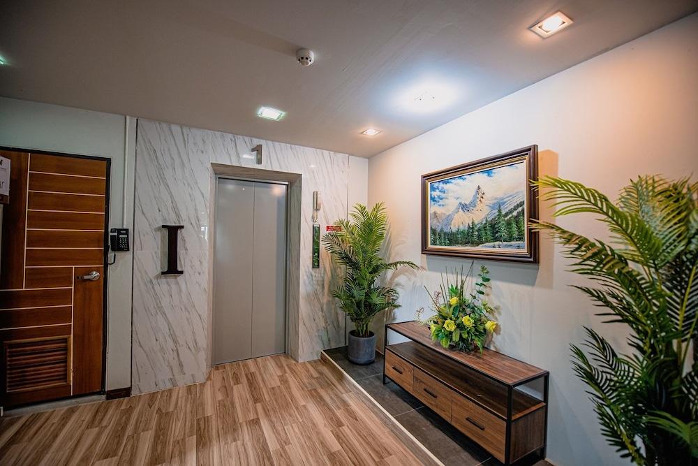 The Living Hotel SamutPrakan