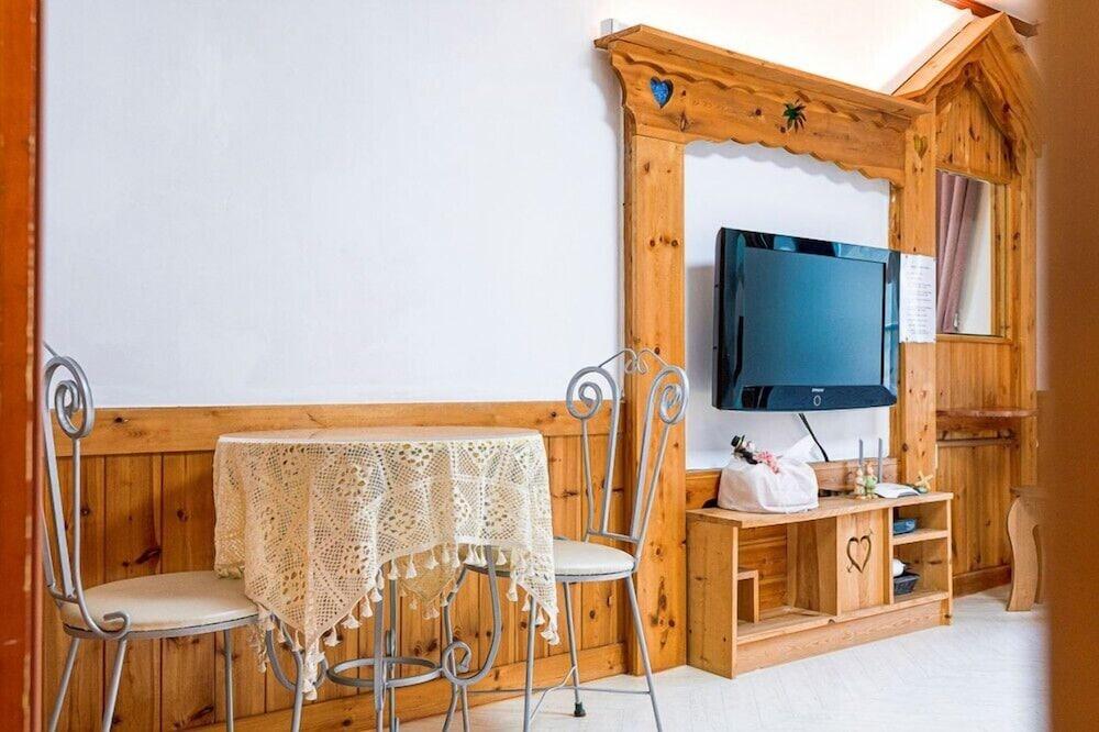 Windmill and light house pension