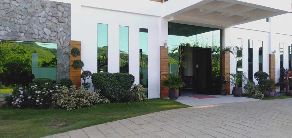 Anda Pearl Premier Resort