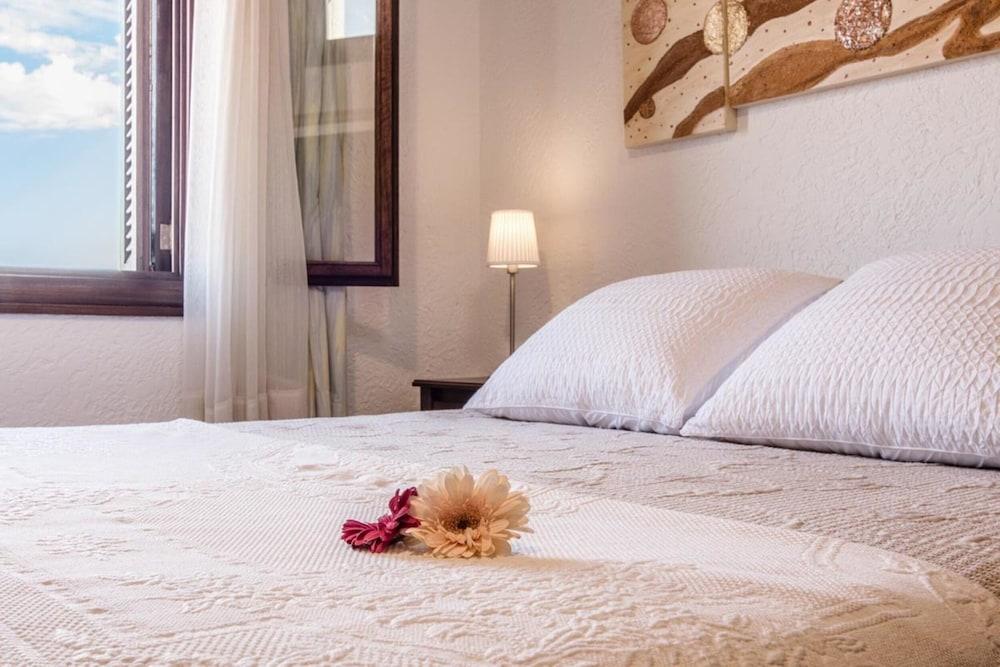 Villa - 3 Bedrooms with Pool - 103148