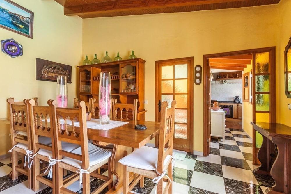 Villa - 3 Bedrooms with Pool - 103173