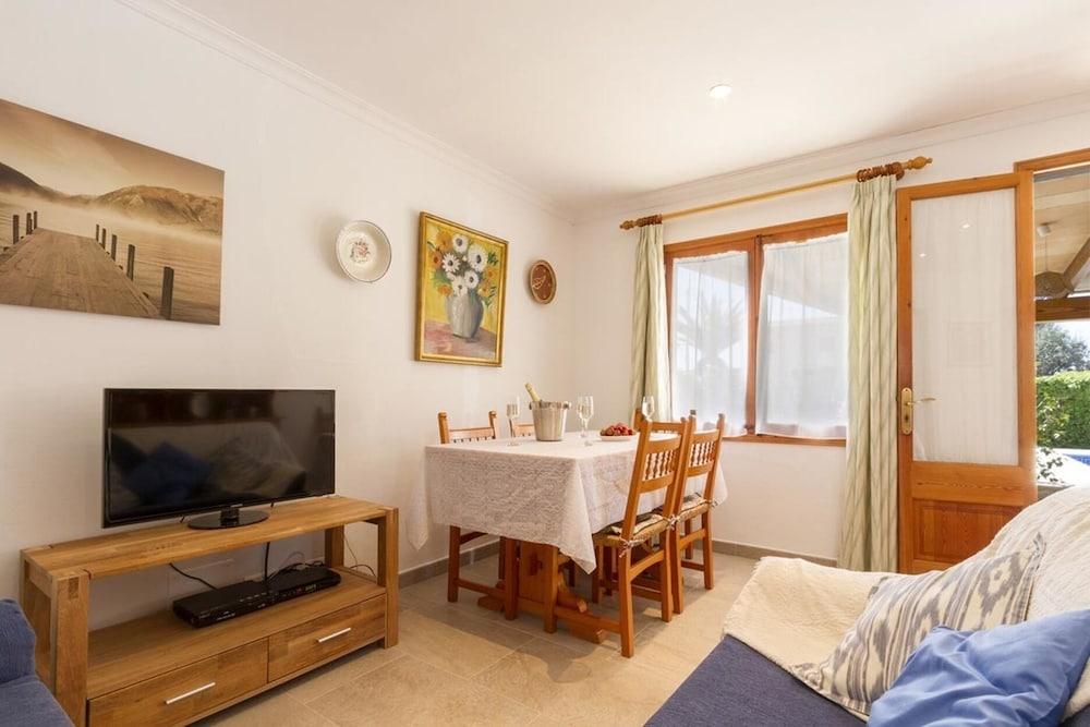 Villa - 2 Bedrooms with Pool - 103185