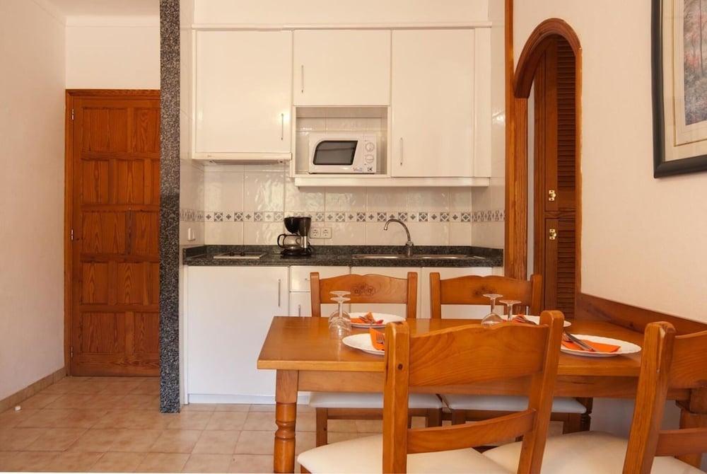 Apartment - 2 Bedrooms with Pool and WiFi - 103218