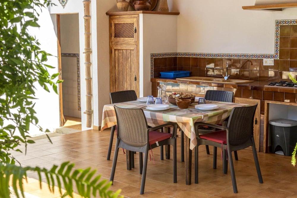 Villa - 2 Bedrooms with Pool and WiFi - 103235