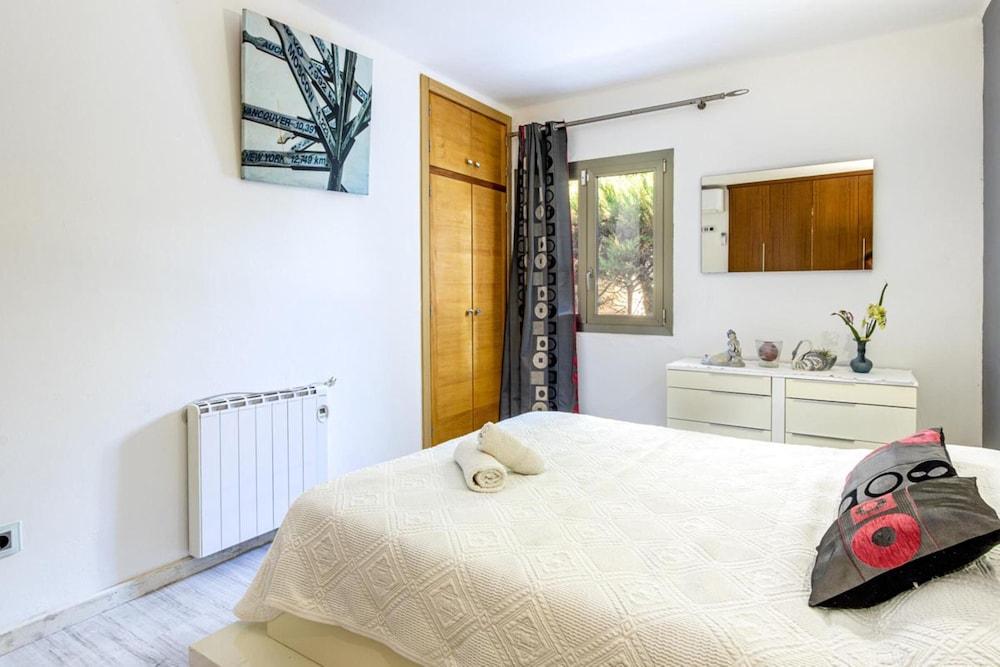 Apartment - 2 Bedrooms with Pool and WiFi - 107876