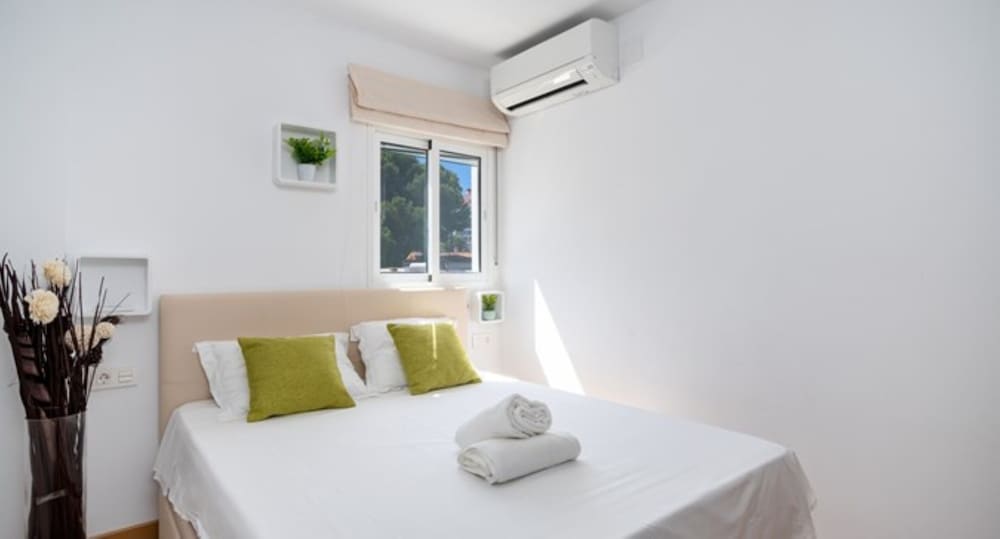 Apartment - 3 Bedrooms with WiFi - 107877