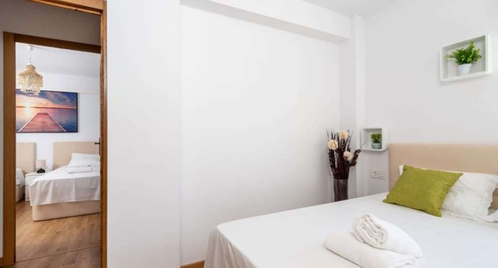 Apartment - 3 Bedrooms with WiFi - 107877