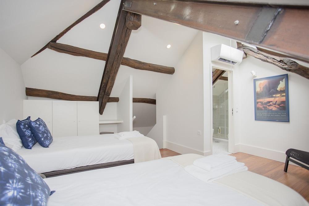 Liiiving - Downtown & Riverside Balcony