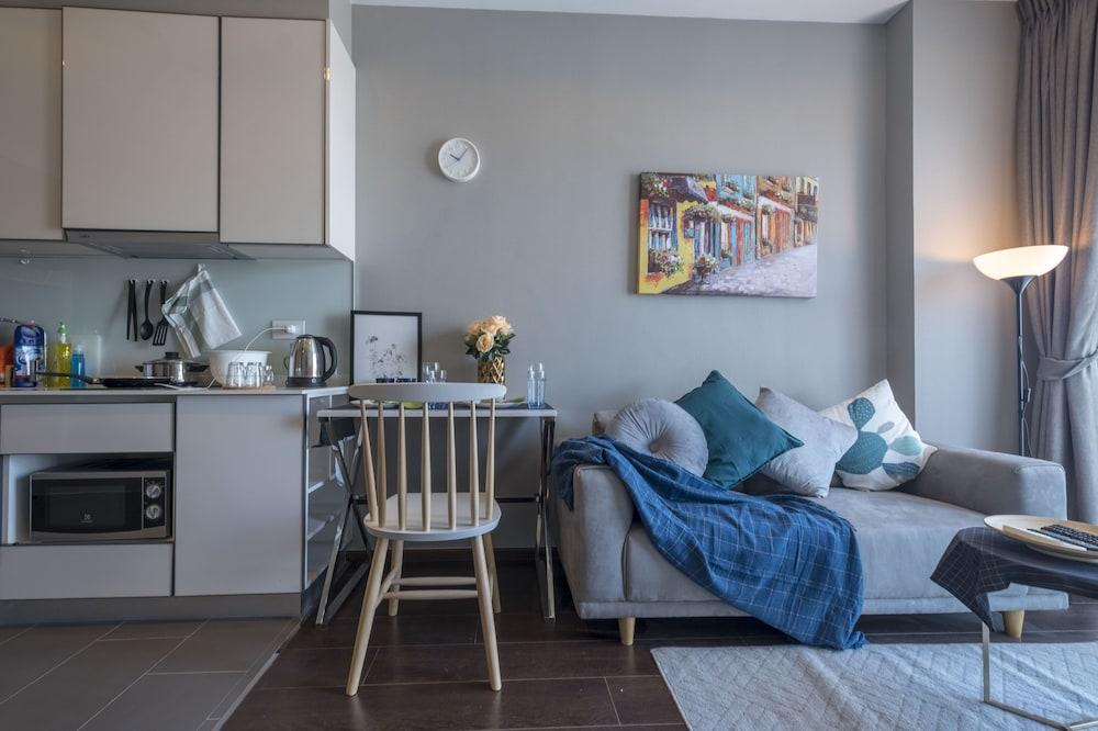 Community Apartment - bkce37