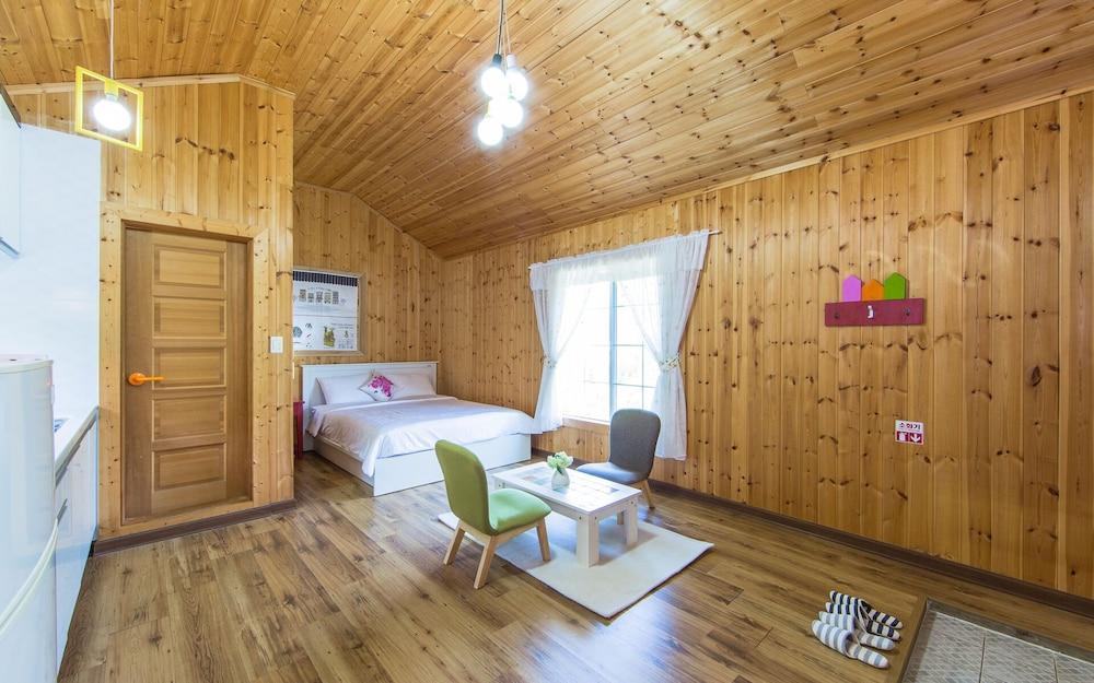 Stone Flower Pension