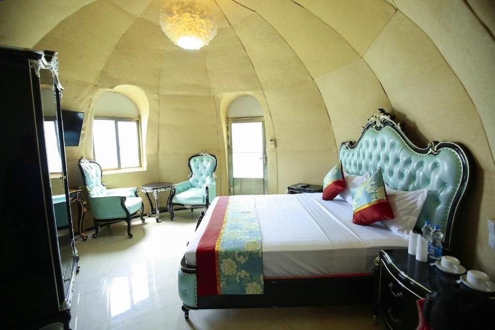 The Lion Kingdom Sigiriya