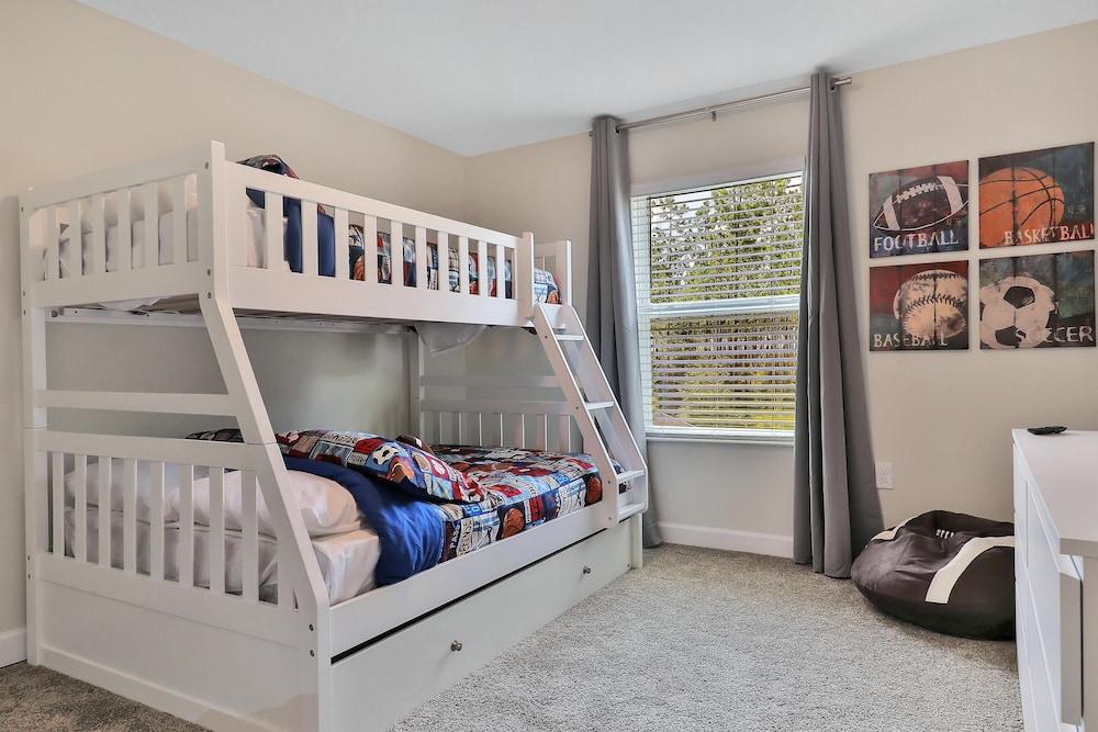 392 OC - 4BR Splendor: Private Pool