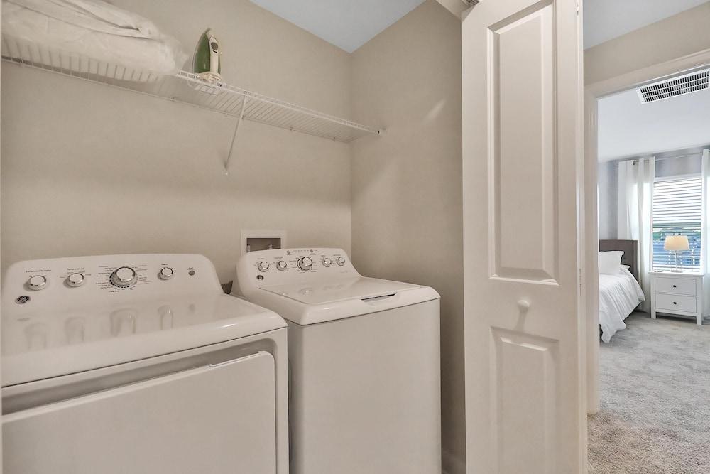 392 OC - 4BR Splendor: Private Pool