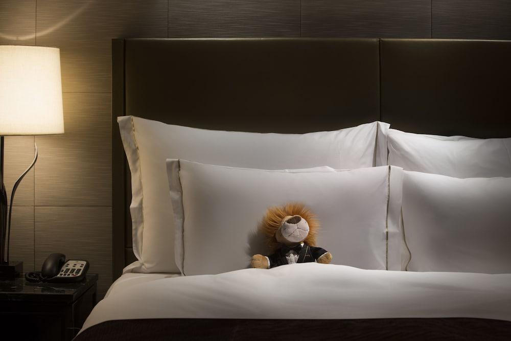 The Ritz-Carlton, Hong Kong