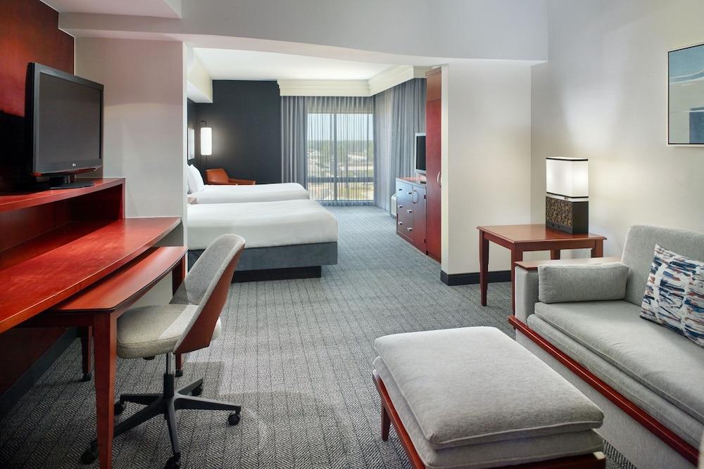 Courtyard by Marriott Warner Robins