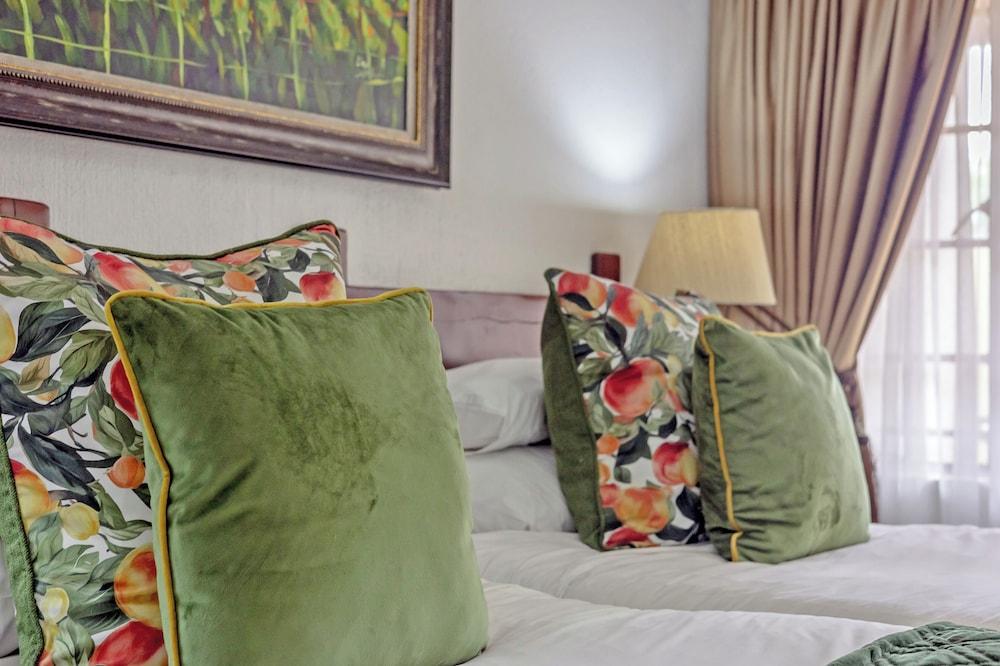 Afrique Boutique Hotel O.R. Tambo