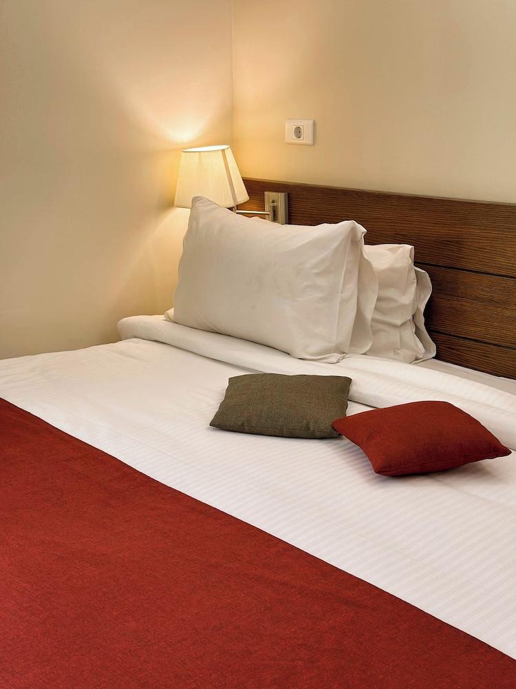 The Cosmopolitan Hotel