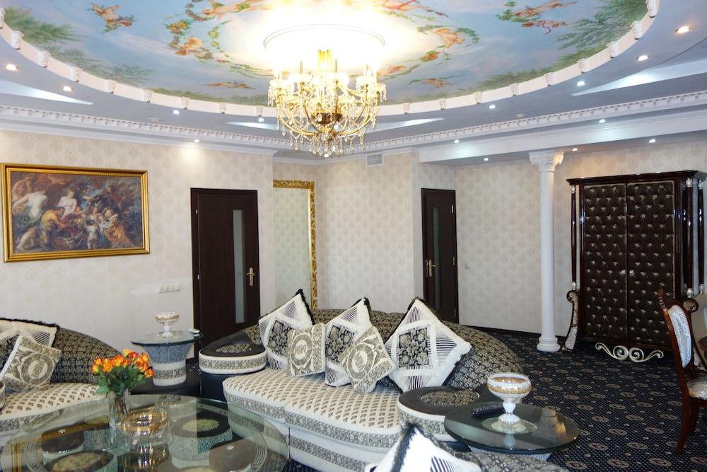 Moscow Holiday Hotel