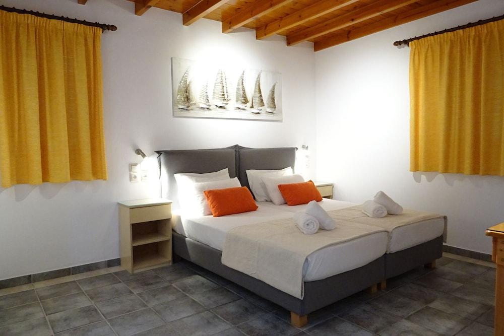 Kontaratos Studios & Apartments