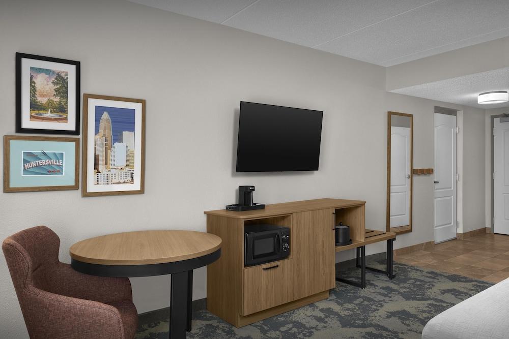 Hampton Inn & Suites Huntersville