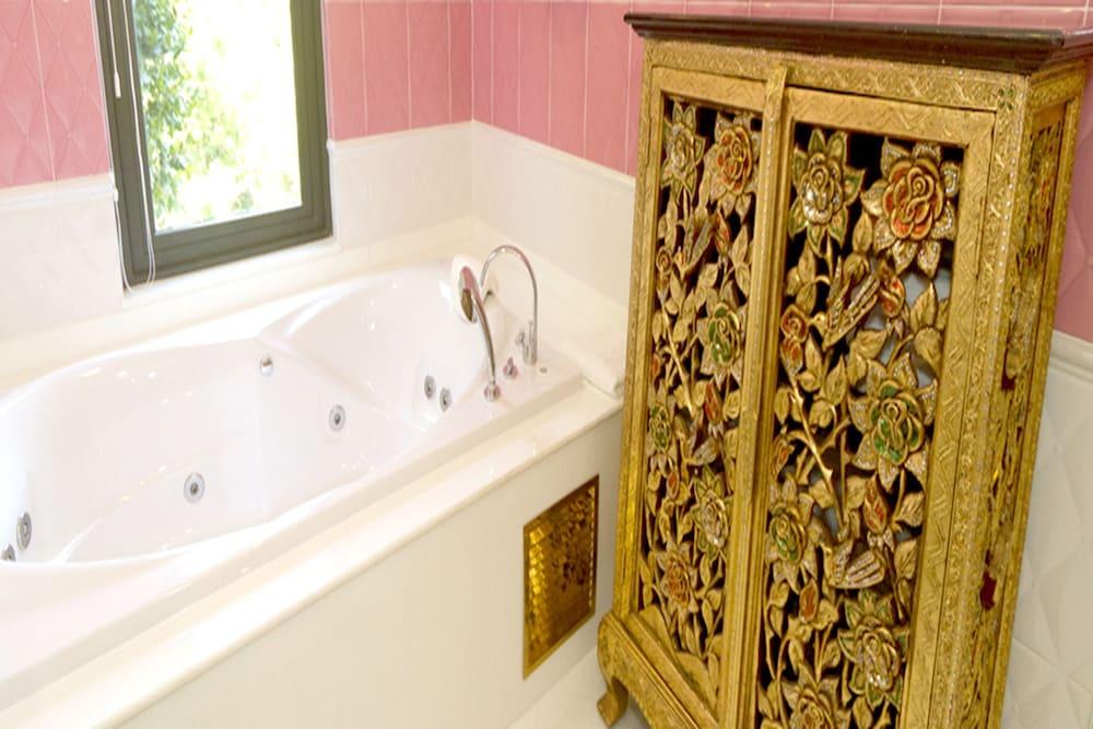 Jamahkiri Resort & Spa