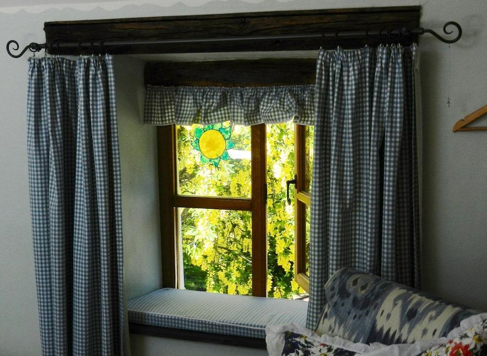 Armidale Cottages Bed & Breakfast