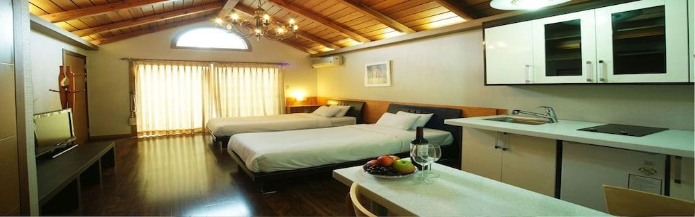 Aewol ParkHill Village