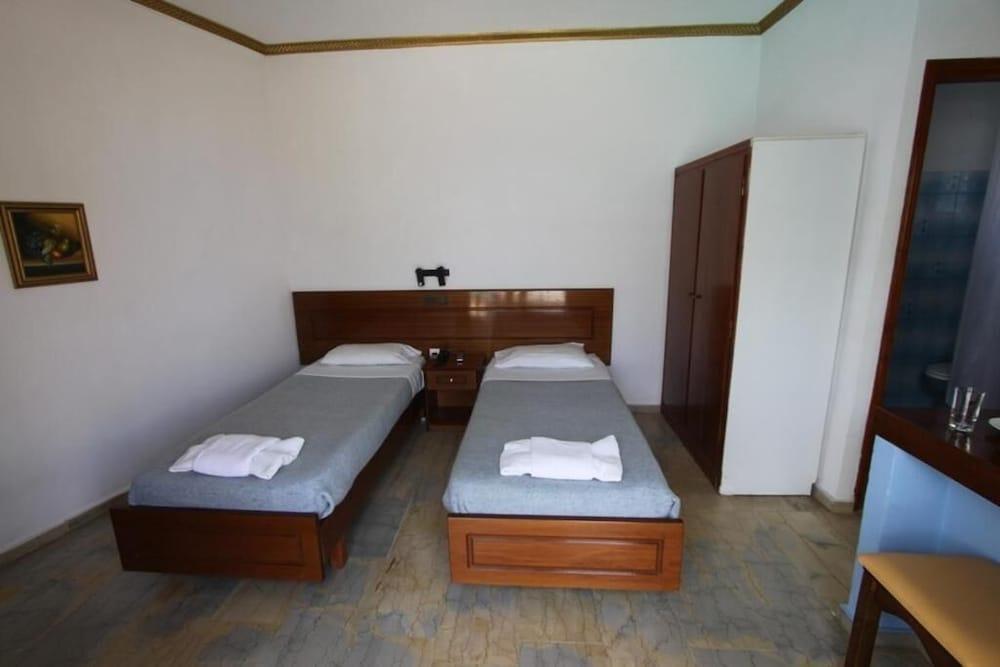 Maria' s Beach Apartments