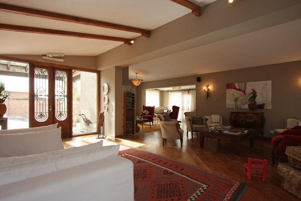 Kkala Boutique Hotel