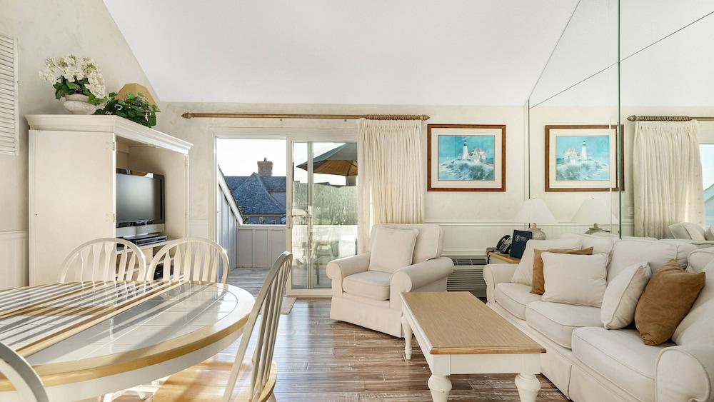 Windward Shores Ocean Resort