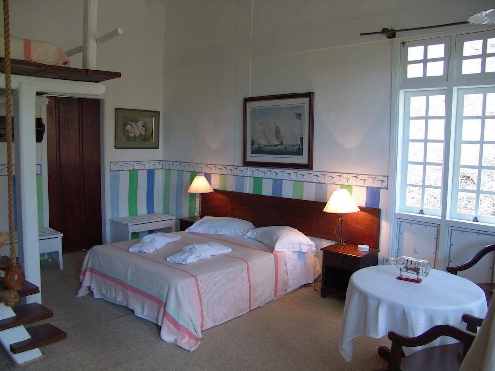 Porto Pousada Saco da Capela