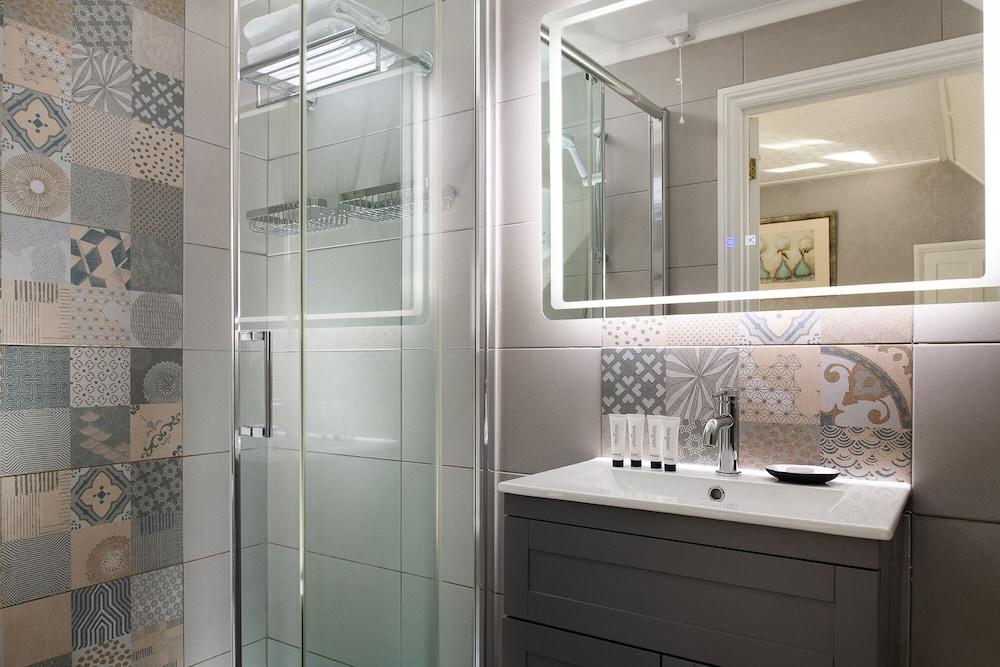 Springfield House - Birmingham Airport & NEC