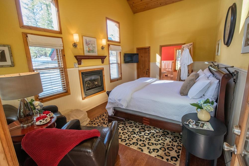 Elliott House Boutique Inn