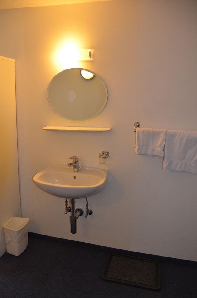 Hirschen Schwyz GmbH - Hostel