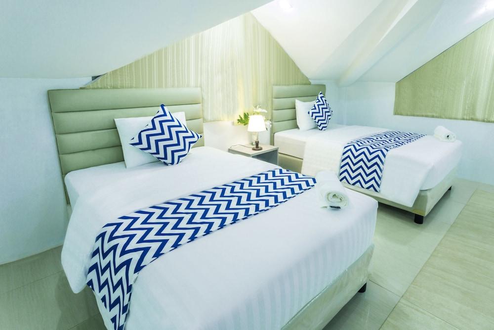 Grand Blue Beach Hotel