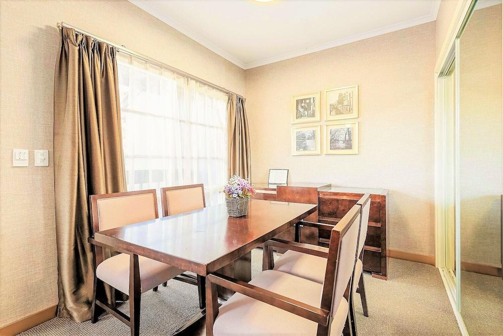 Eltham Gateway Hotel