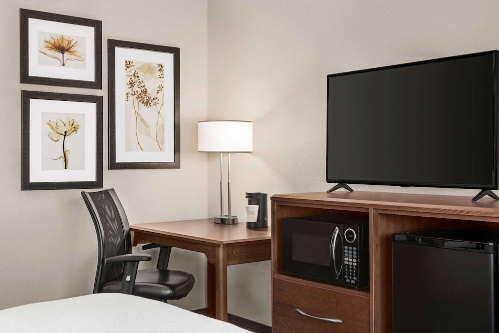 AmericInn by Wyndham Baudette