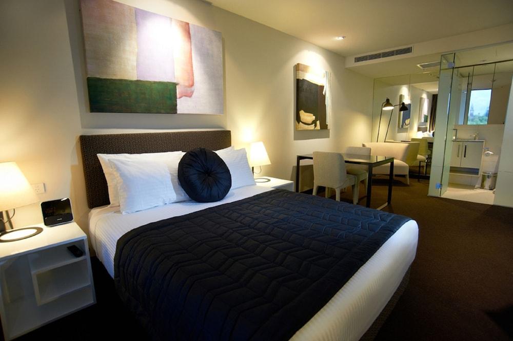 MainStay Suites Hawthorn