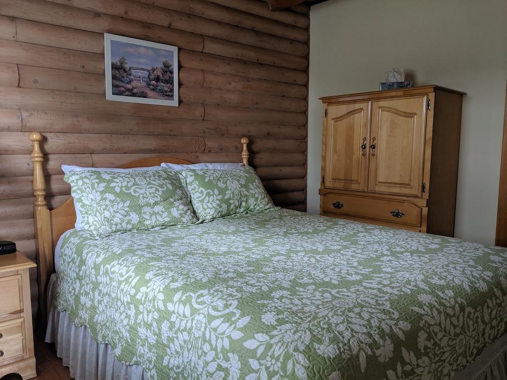 Smith Rock Chalets & Retreat