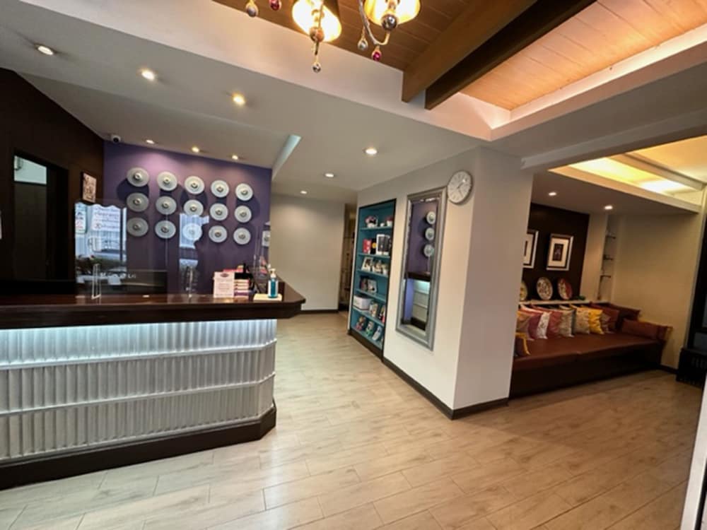 Sawasdee Hotel @ Sukhumvit Soi 8