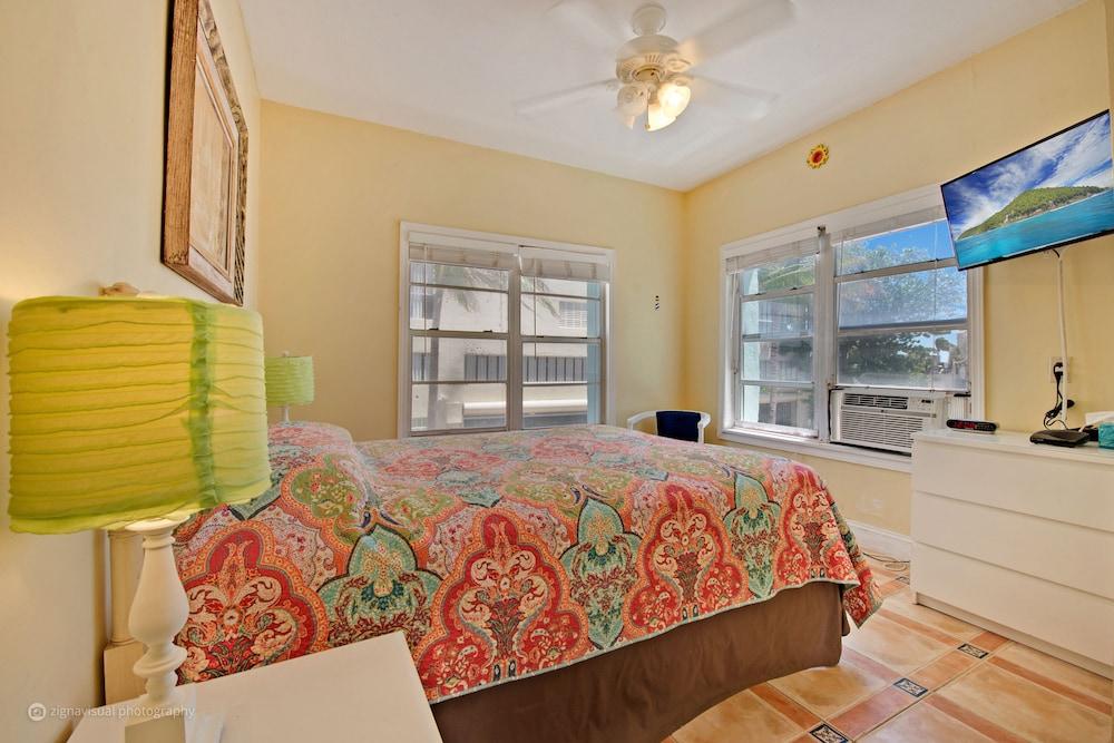 The Coral House Motel