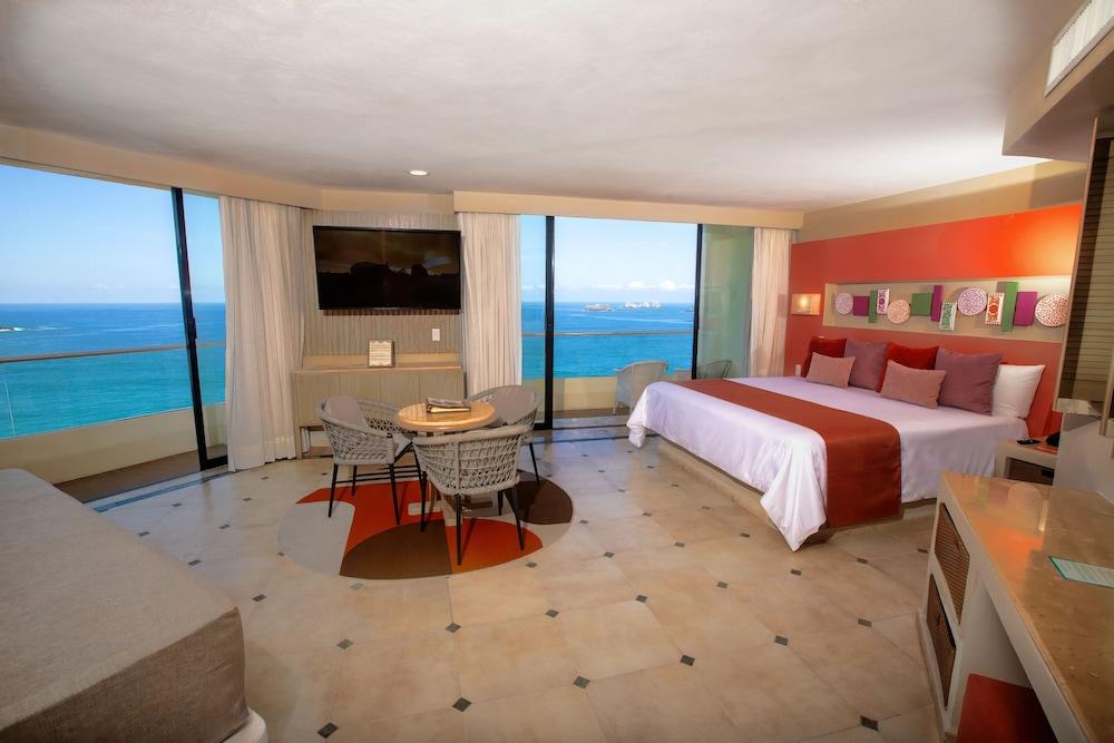 Sunscape Dorado Pacifico Ixtapa Resort & Spa - All Inclusive