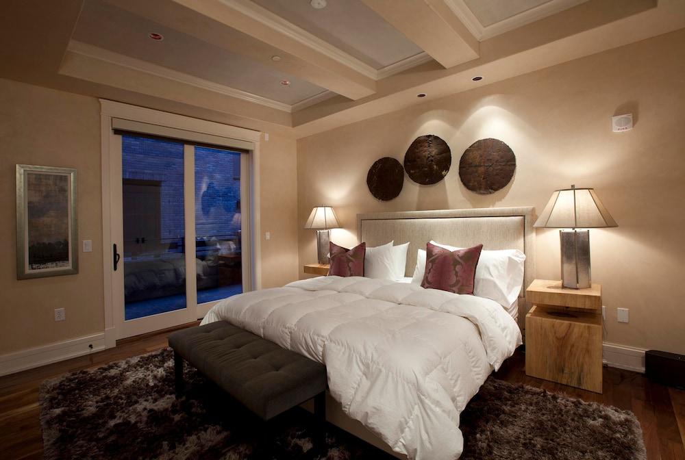 Element 52, Auberge Collection