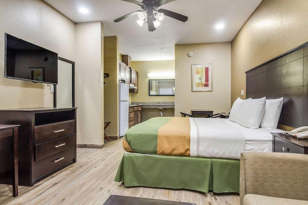 Americas Best Value Inn & Suites Tomball