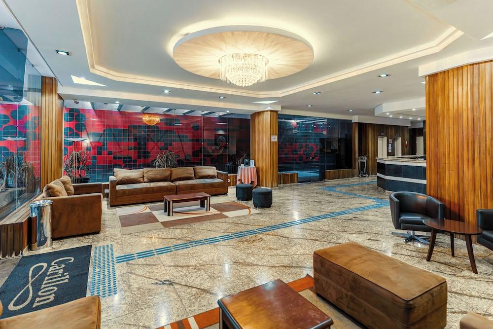 Carillon Plaza Hotel