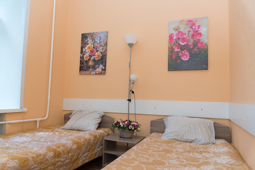 Ideal Mini Hotel - Hostel