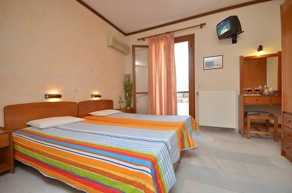 Rena Valetta Studios