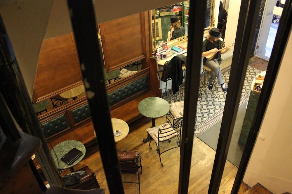 Chambers Of The Boheme - Hostel