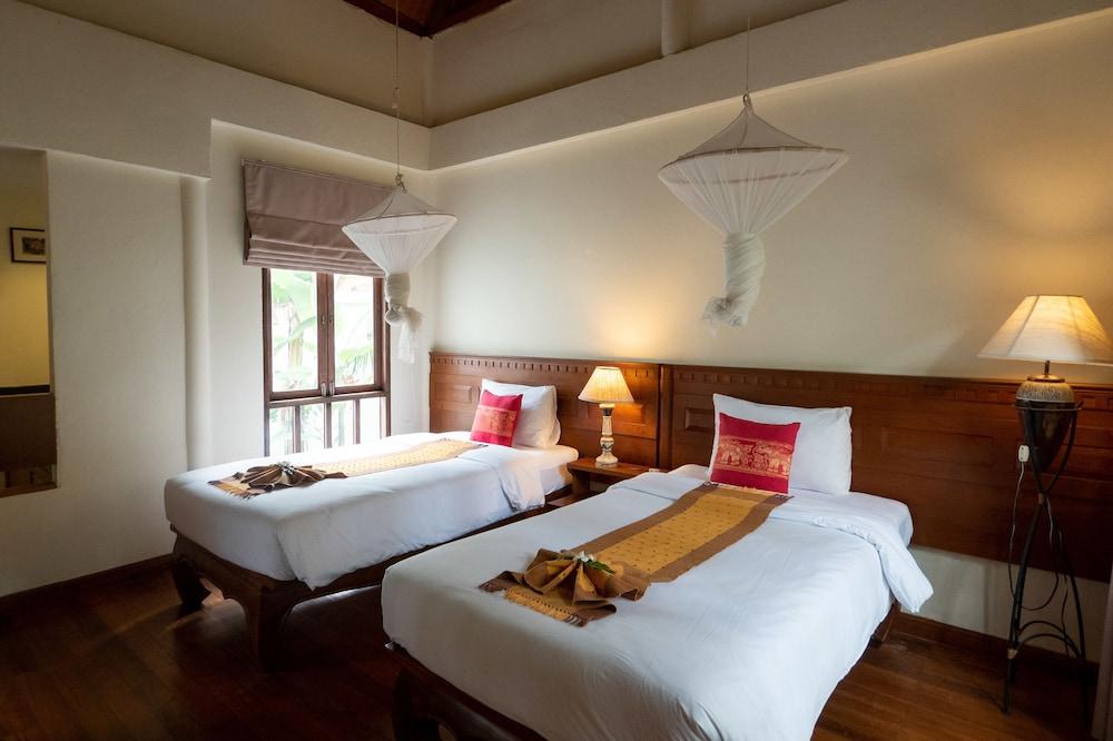 Royal Lanta Resort & Spa