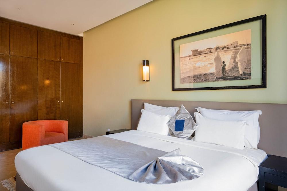 Al Maaden VillaHotel & Spa